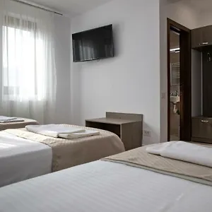 Airport House Gasthof